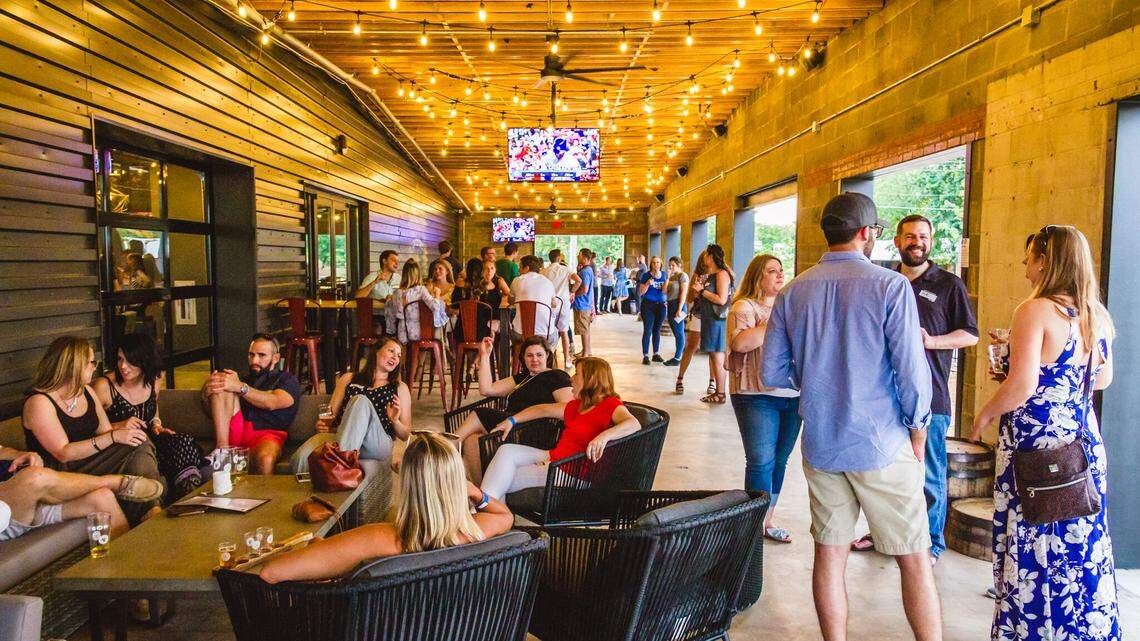 Beers and pizza for Ukraine: Charlotte bars and restaurants come together to raise money