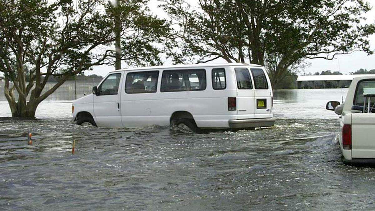 Hundreds of inmates had to be evacuated from Wayne Correctional Institution during Hurricane Floyd in 1999. Now, hundreds more are being evacuated from prisons in the path of Hurricane Florence.