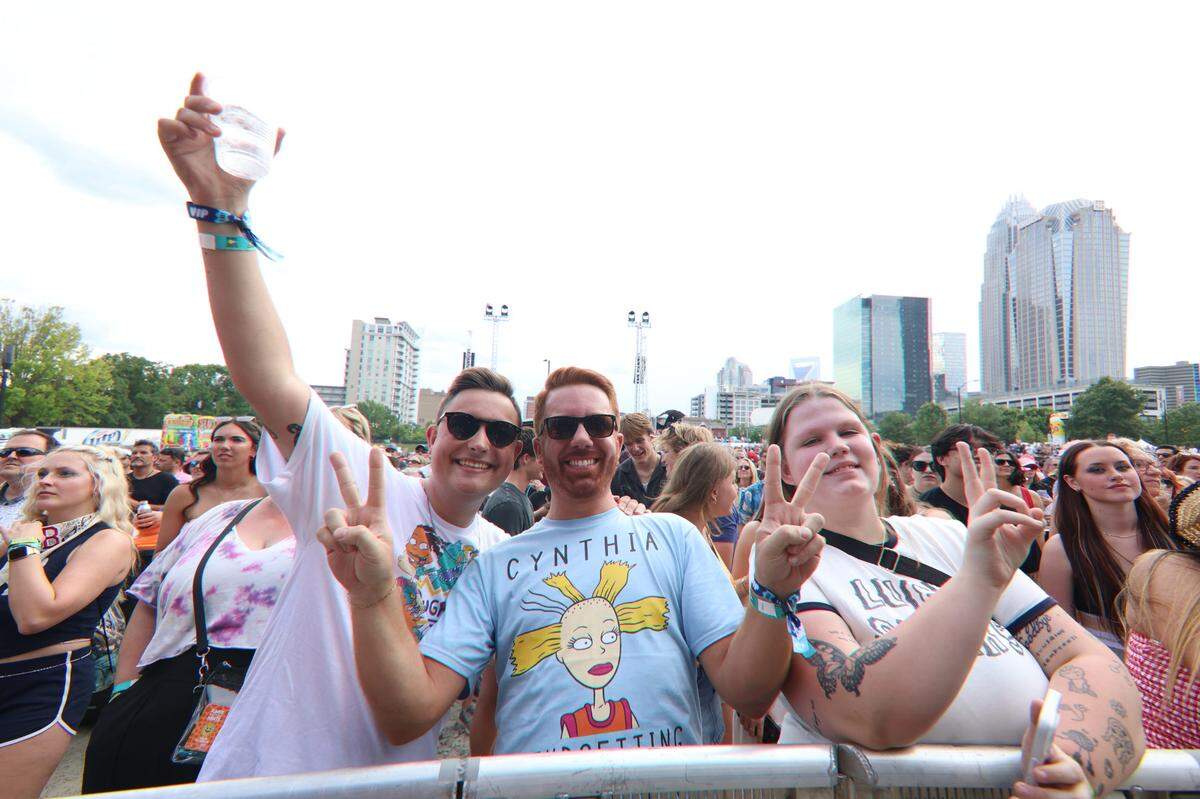 Once the work day ended right around 5 p.m., fans started packing uptown for Lovin’ Life Music Fest Day One on Friday, May 2, 2025.