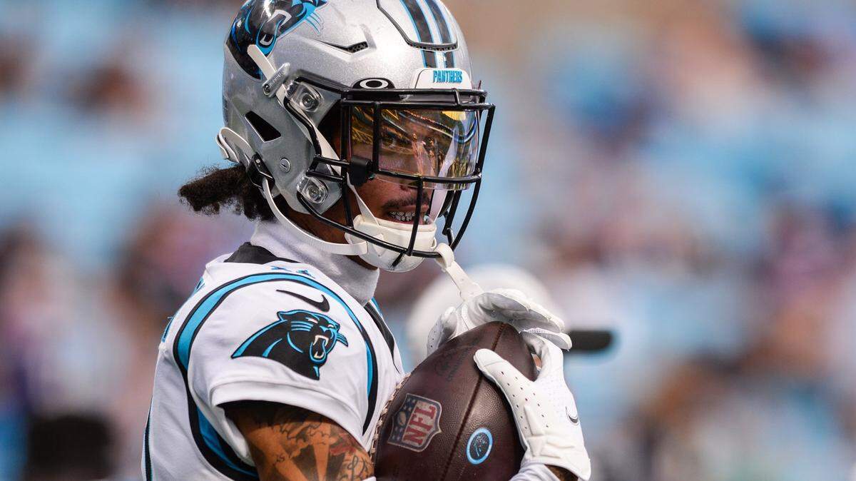 Panthers wide receiver Robby Anderson signed a two-year contract extension with the team Tuesday.