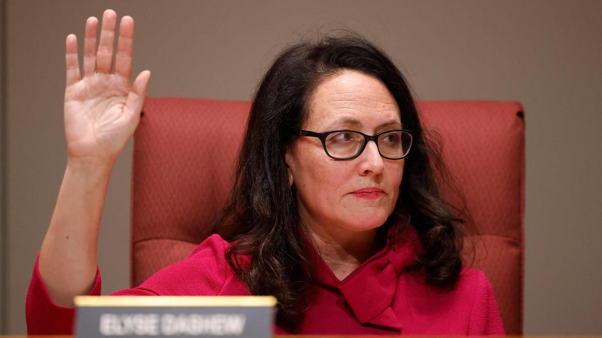 Elyse Dashew votes for herself as CMS school board chair at the Charlotte-Mecklenburg Government Center in Charlotte, N.C., Tuesday, Dec. 13, 2022.