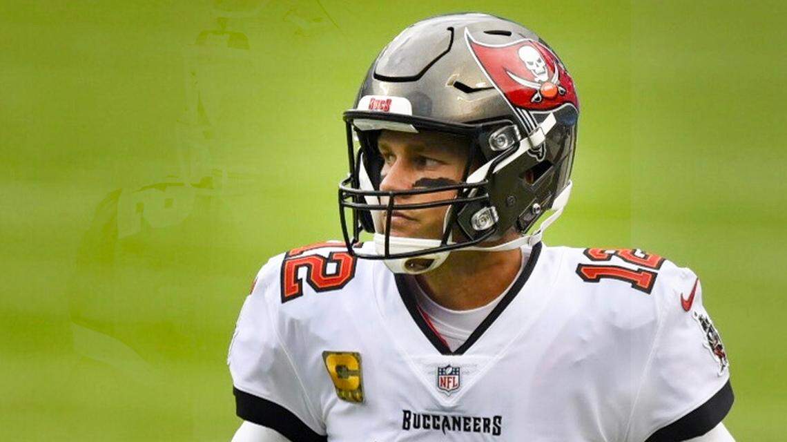 Tom Brady warms up before a 2020 game against the Panthers.