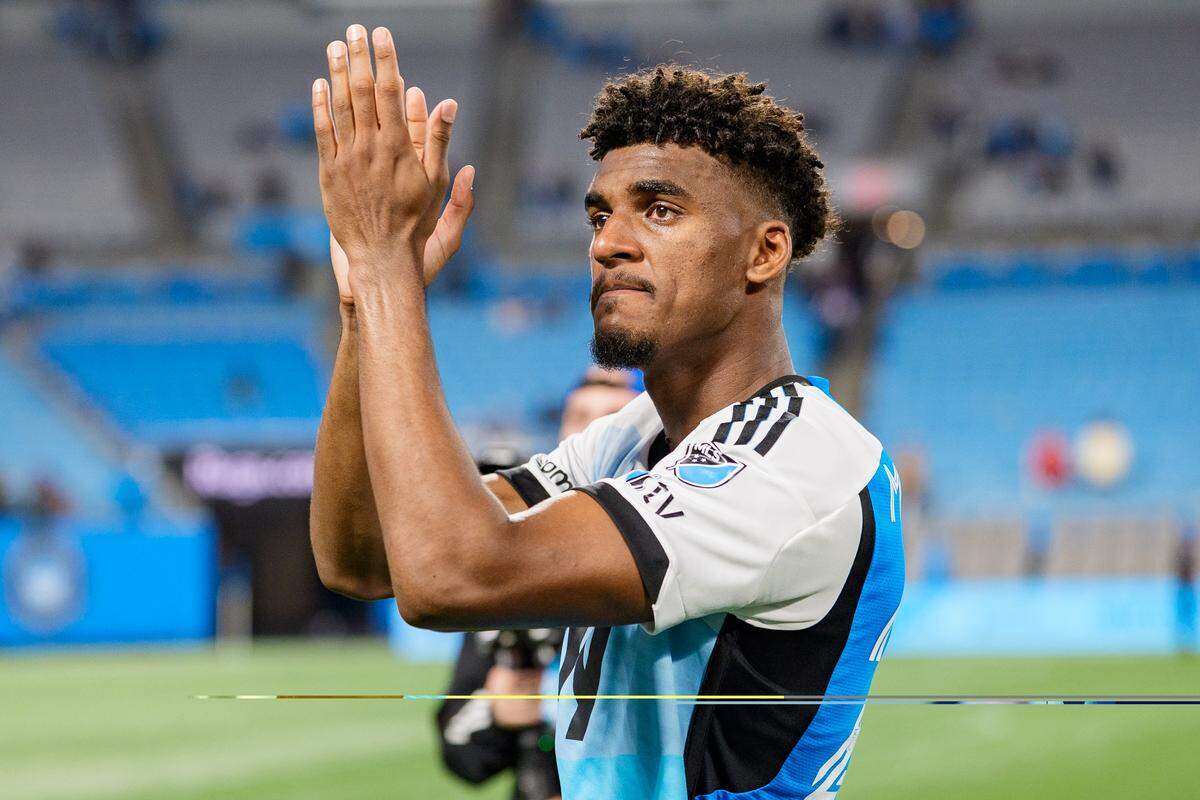 Adilson Malanda of Charlotte FC acknowledges the fans after losing against New York City FC during a Nov. 7, 2025 game at Bank of America Stadium.