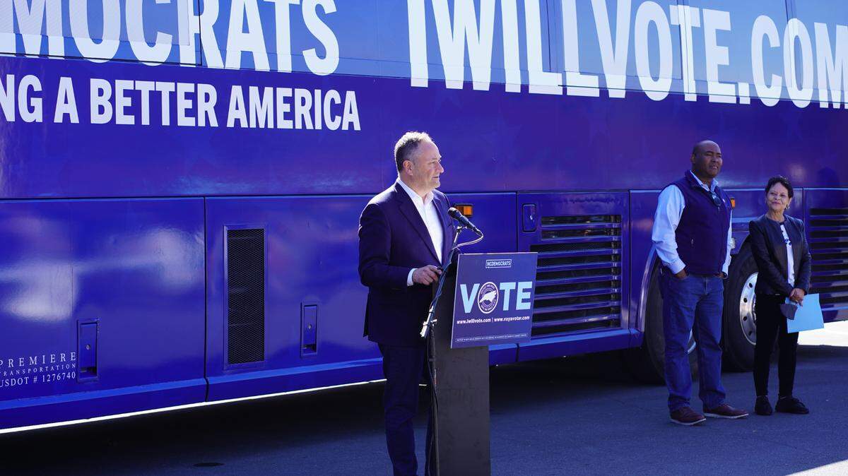 ‘Democracy on the line’ in 2022 elections, Democrats tell Charlotte crowd