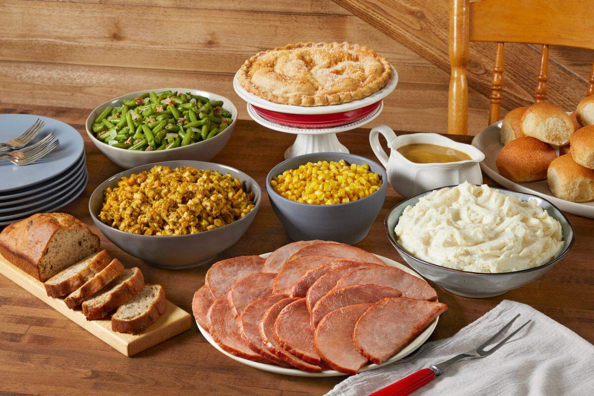 If you don’t want to dine in, Bob Evans’ Farmhouse Feast is available to pick up and take home.