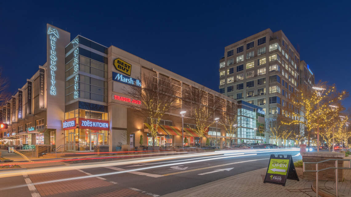Charlotte shopping center anchored by Trader Joe’s and Best Buy up for sale again