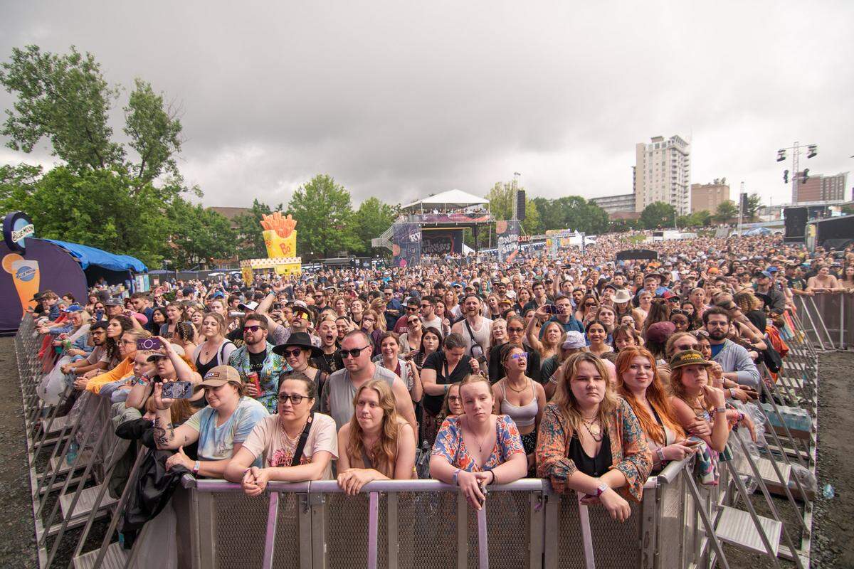 Fans at Lovin’ Life Music Fest.