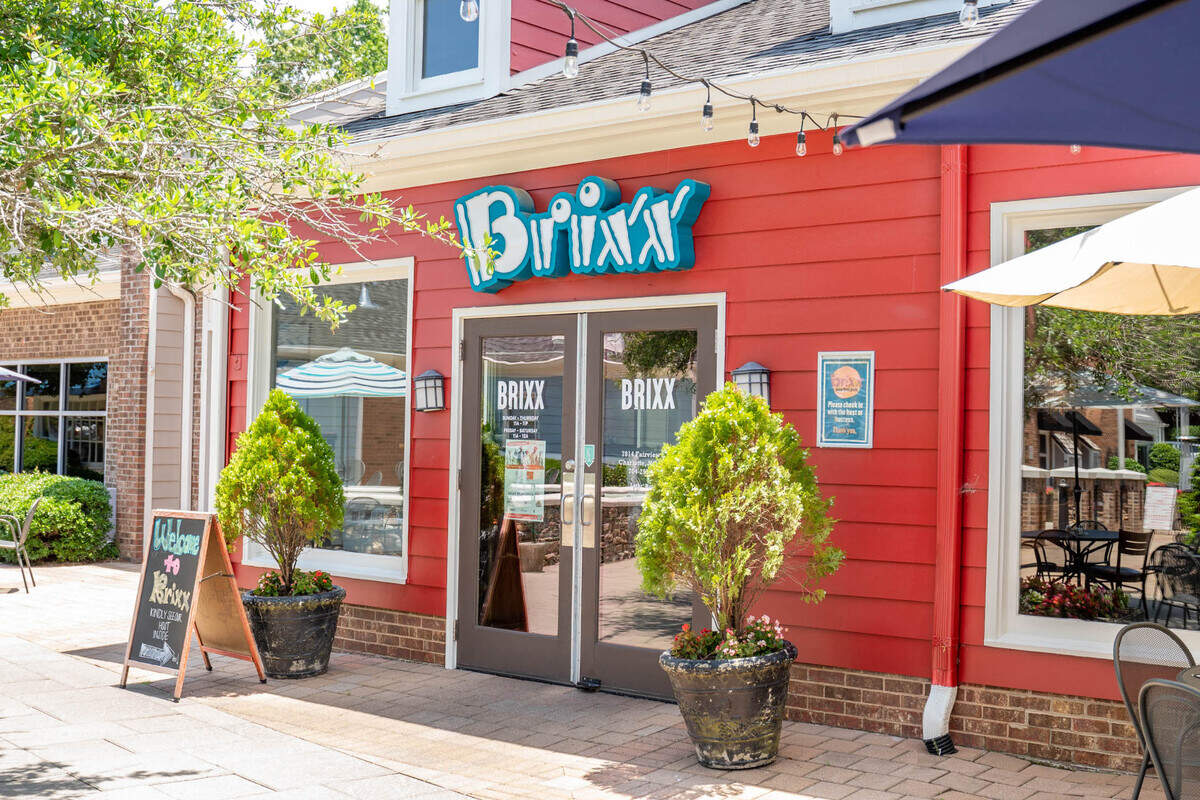 Charlotte's Classic Eats: Brixx Wood Fired Pizza + Craft Bar