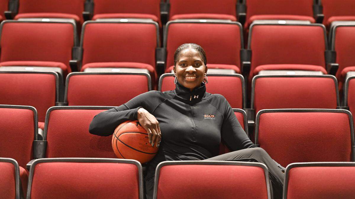 Elon’s Charlotte Smith opens up on her shot that won the 1994 national title for UNC