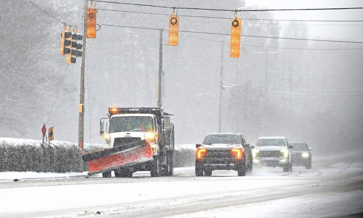 Traffic moves slowly along Monroe Road in Charlotte, NC on Saturday, January 31, 2026.