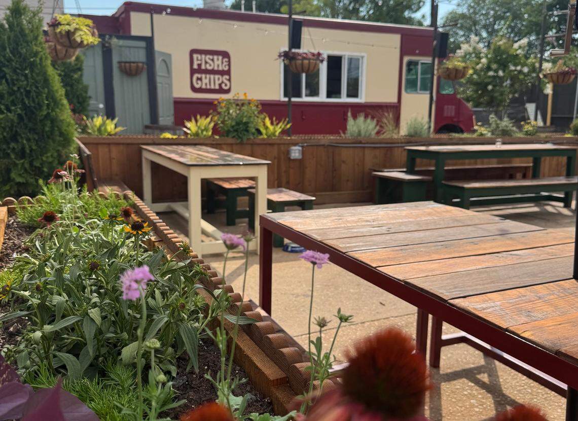 A food truck will serve Irish pub favorites outside Tyber Creek.