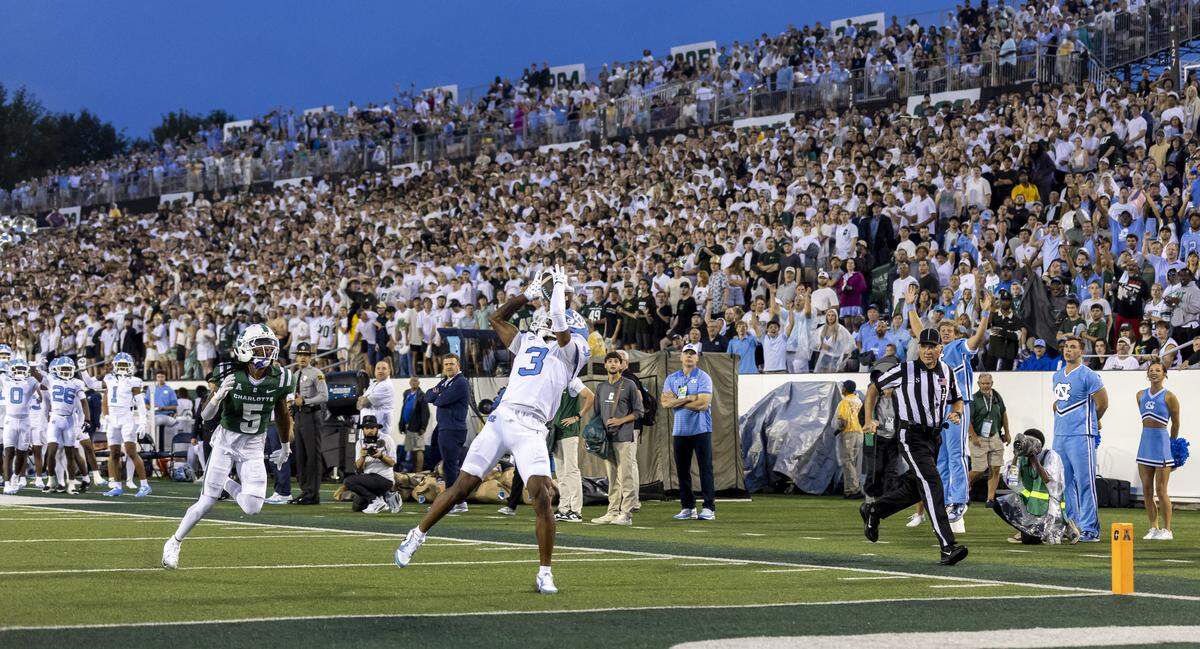 North Carolina wide receiver Chris Culliver (3) pulls in a 51-yard touchdown pass from quarterback Gio Lopez to give the Tar Heels a 7-0 lead over Charlotte in the first quarter Saturday at Jerry Richardson Stadium.