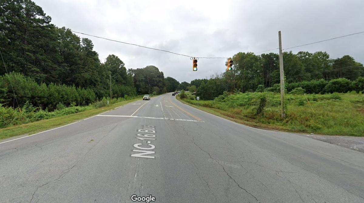 McDonald’s wants to put one of its fast-food restaurants at this Lake Norman intersection.