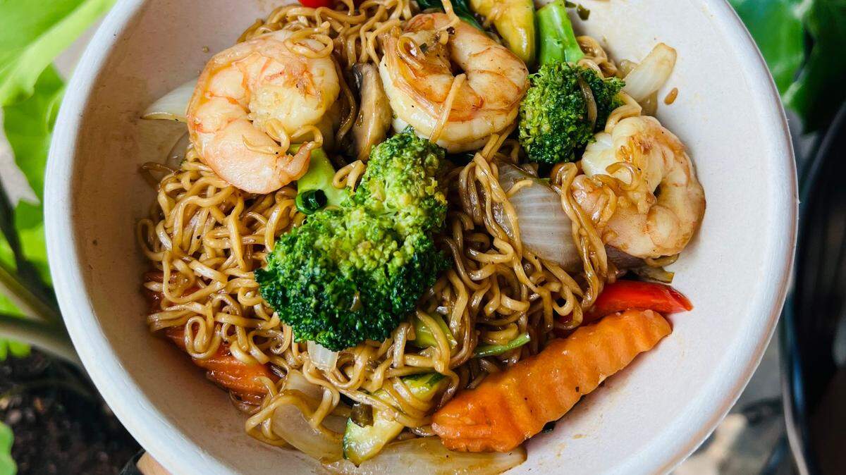 Sen Mee Noodle House’s Mama Pad Keemao is “mama” Thai ramen noodles sauted in a savory basil sauce with your choice of protein.