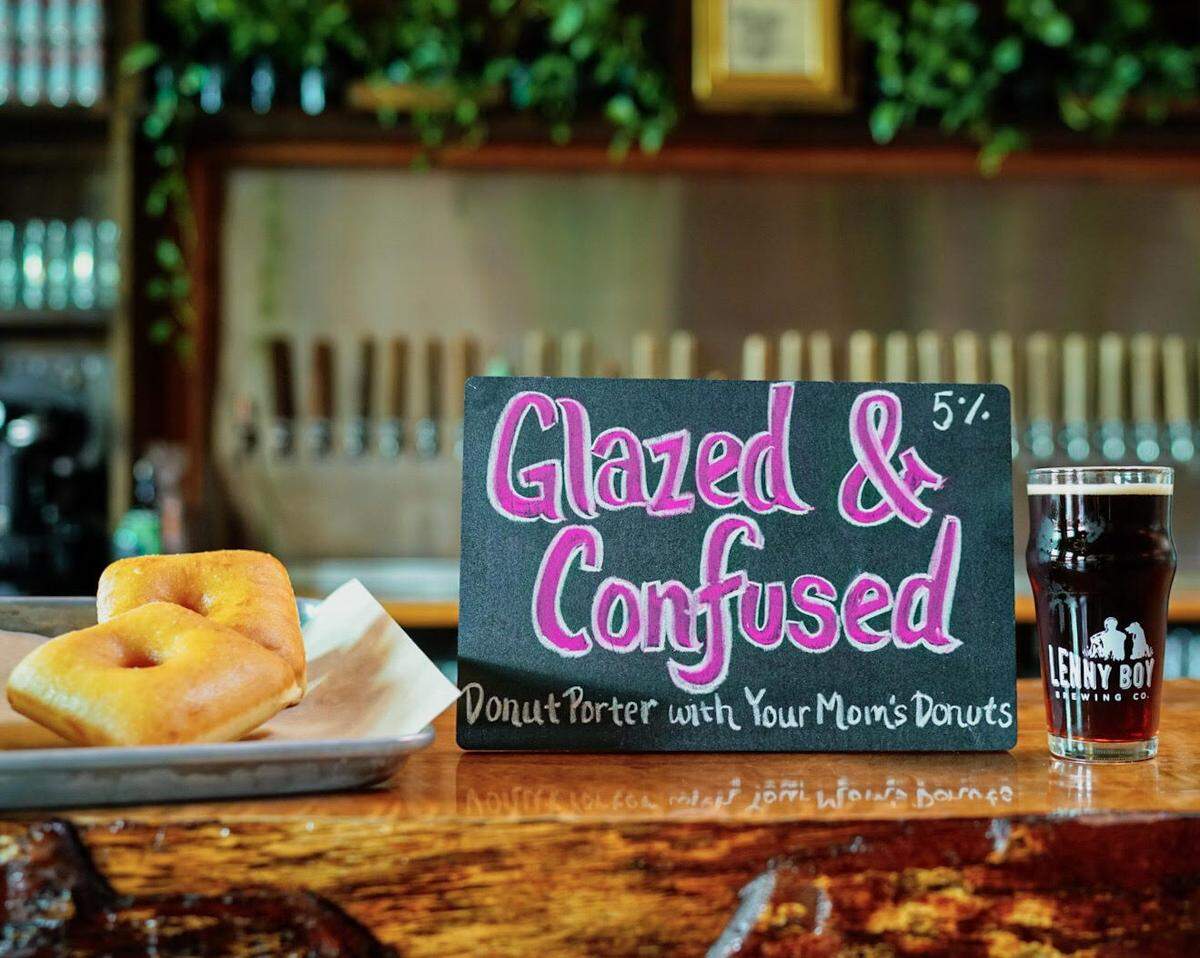 Lenny Boy has collaborated with Your Mom’s Donuts to create this roasty porter. 
