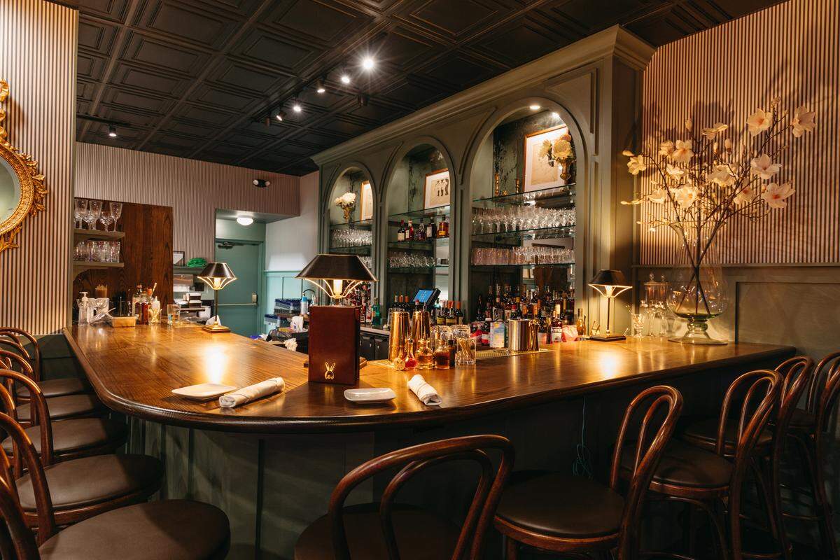 Ginger Rabbit brings speakeasy vibes and live jazz to autumn evenings in Columbus.