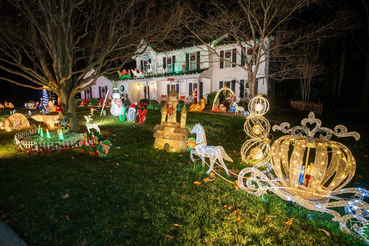 David and Laurie Rumble of 1201 Merribrook Dr. are the winners of CharlotteFive’s Readers’ Choice Best Holiday Displays 2023.