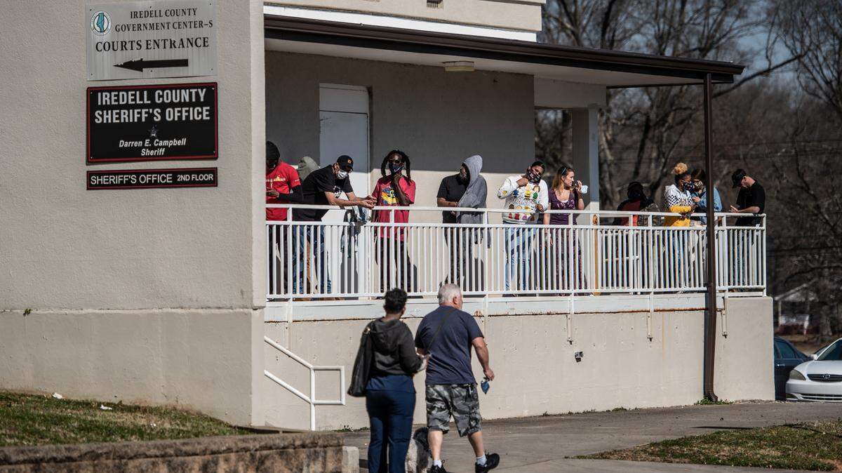 A day in NC traffic court: With 1,001 cases on docket, almost every driver gets a deal