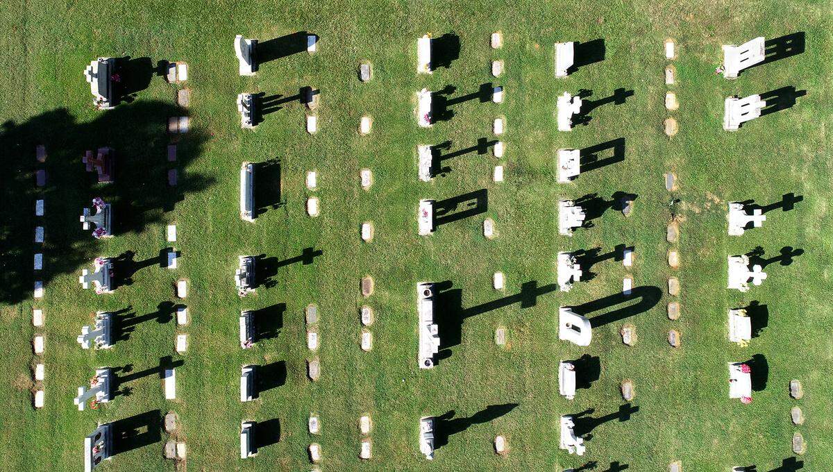 Evergreen Cemetery, on Central Avenue, has a whole section where Greek families, such as Politis, Stassinos, Kokenes, Copsis, Pappas, Nixon and Anderson among others, bought grave sites. Many of the families have been connected to restaurants.