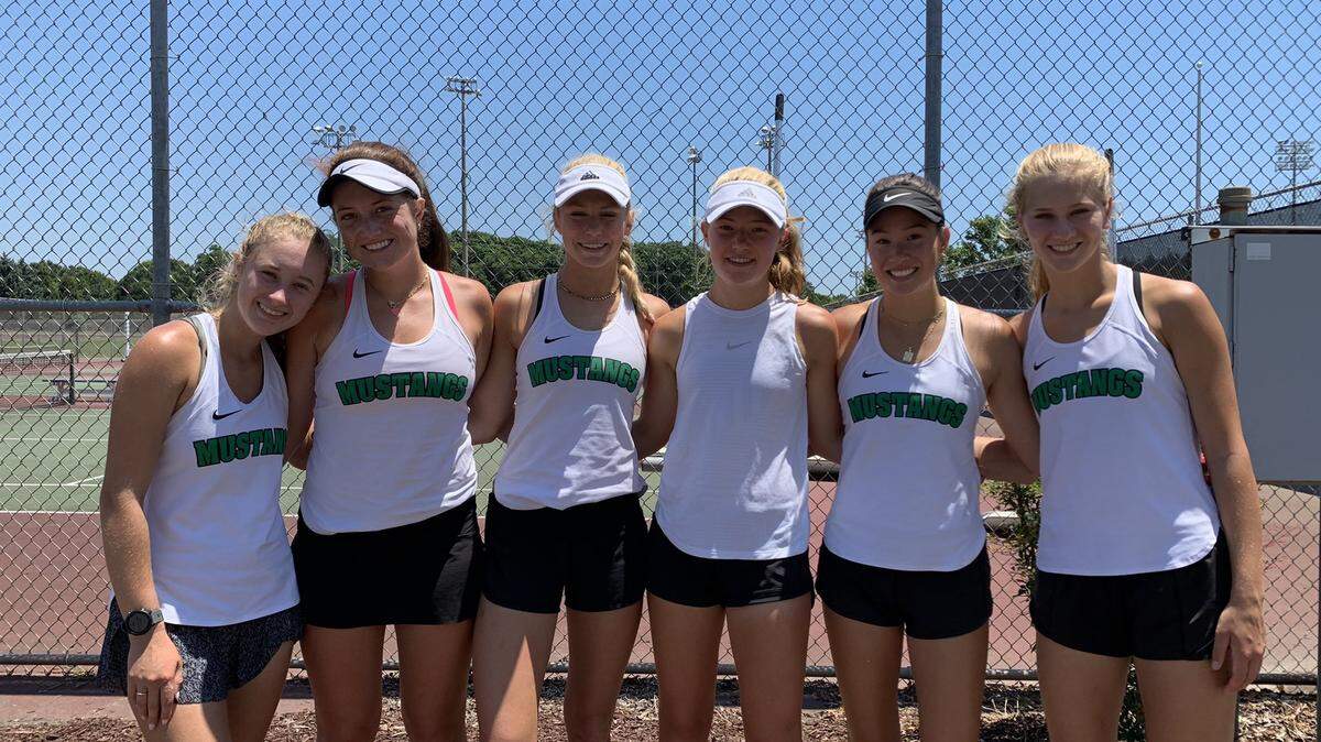 Myers Park’s girls tennis team