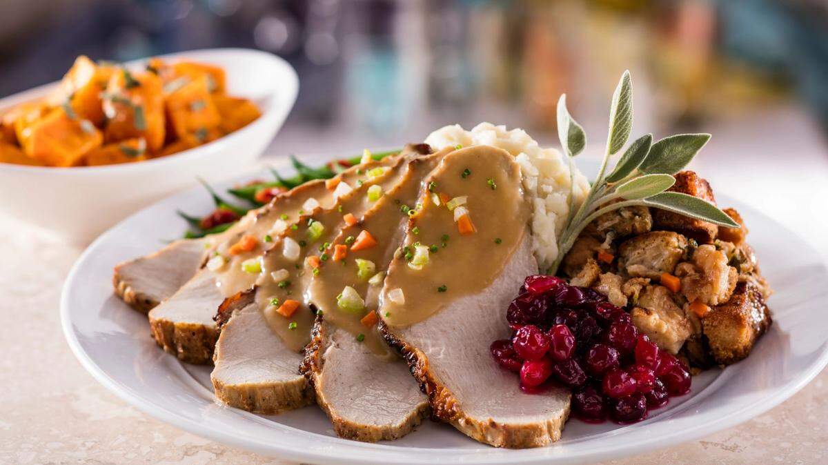 Which Stanislaus County restaurants are open Thanksgiving Day?