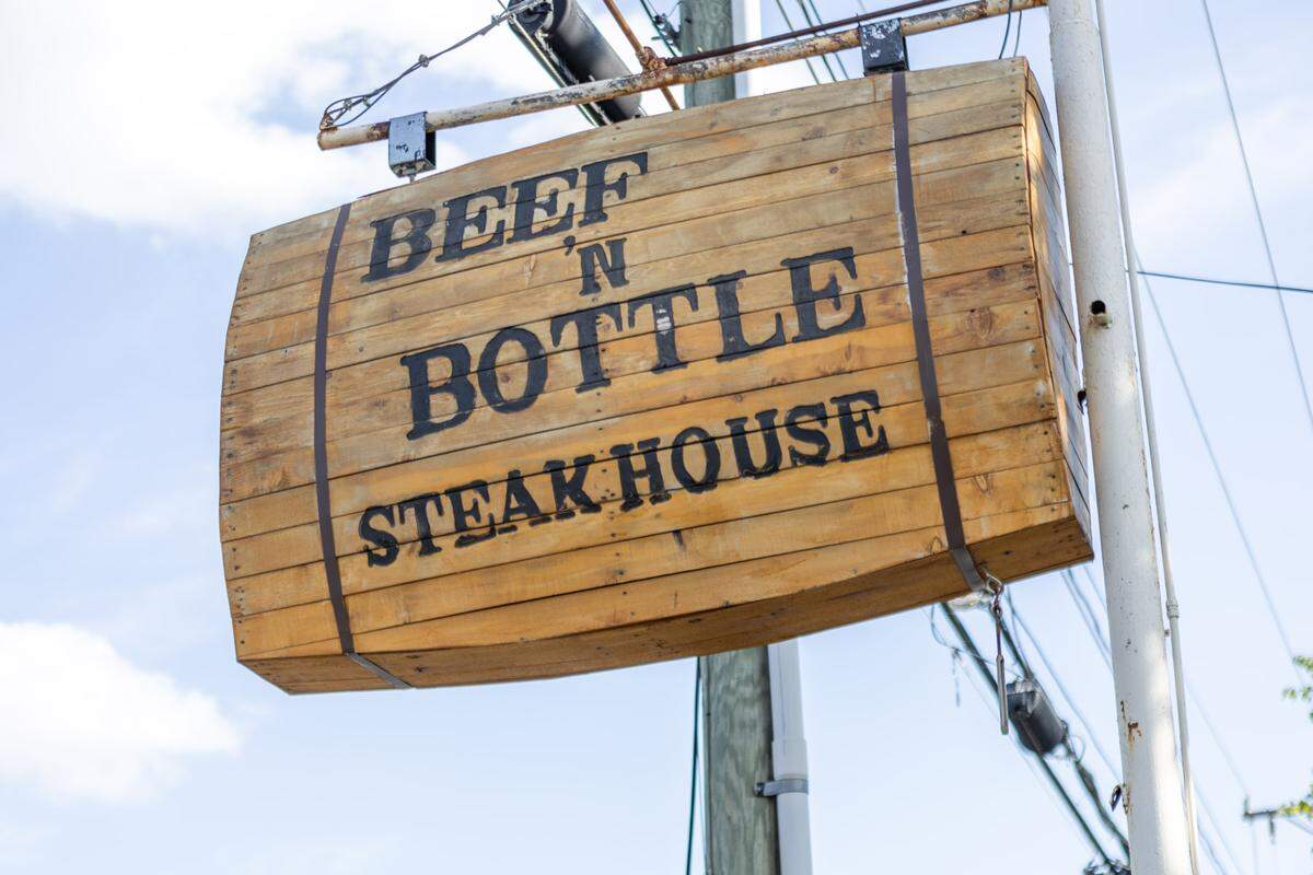 Beef ‘N Bottle’s sign sticks out along South Boulevard.