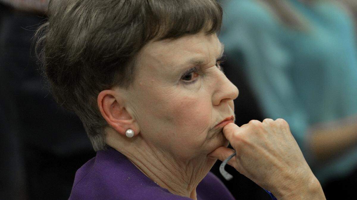 Mecklenburg County commissioner Pat Cotham this week urged three health care CEOs to consider hiring people with criminal records at their companies as a way to give them a second chance.