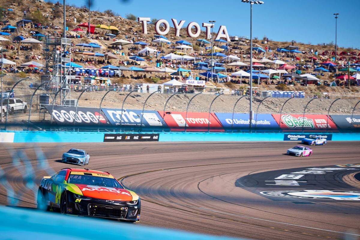 Daytona 500 winner William Byron (24) navigates turn 2 at Phoenix Raceway in Avondale, Ariz., on Nov. 5, 2023, the track where the NASCAR Cup Series championship race is held.