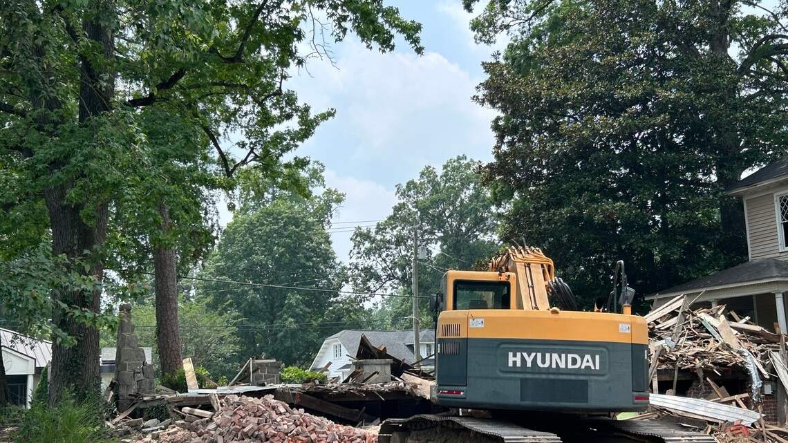 More buildings in Elizabeth torn down as plans for hotel rezoning are withdrawn
