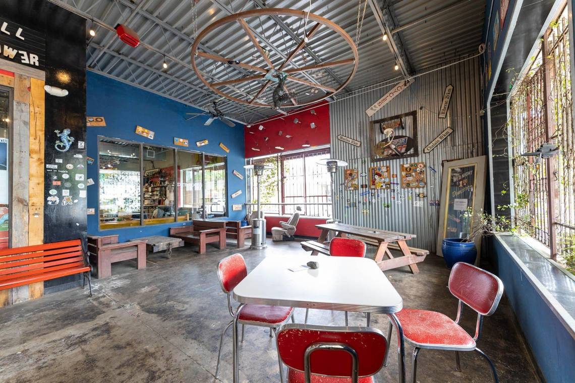 Common Market Oakwold in Oakhurst has plenty of space — and plenty of personality — for a lunch meeting.