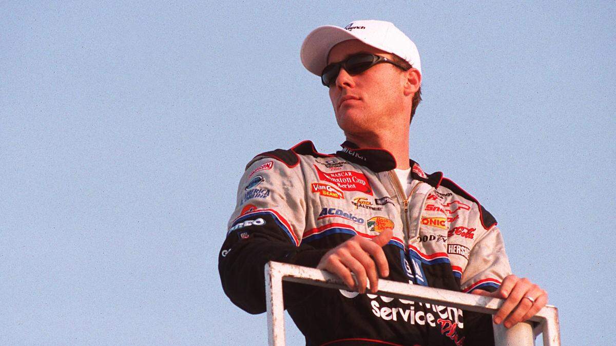 Kevin Harvick keeps his eye on the track as Winston cars take practice laps prior to the start of the Winston qualifier on Friday afternoon May 18, 2001 at Lowe’s Motor Speedway.