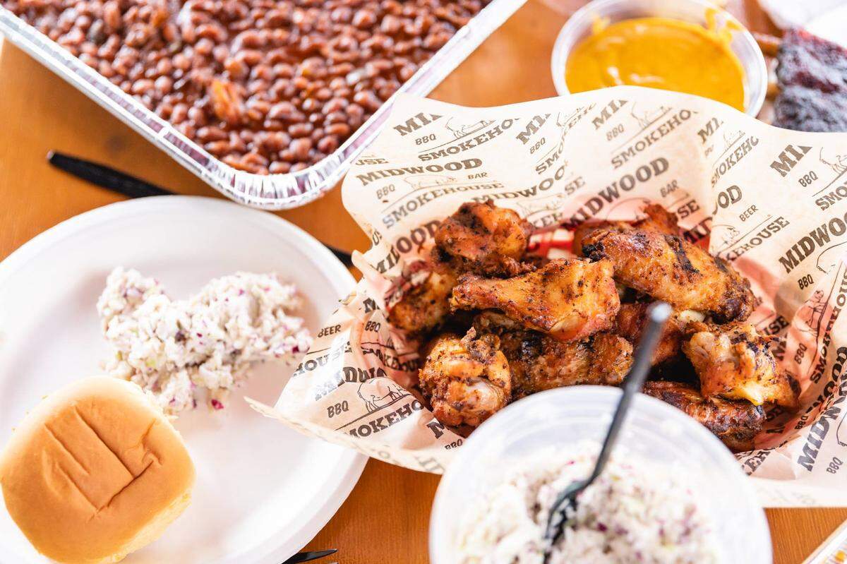 Midwood Smokehouse offers Party Packs, as well as a la carte options.