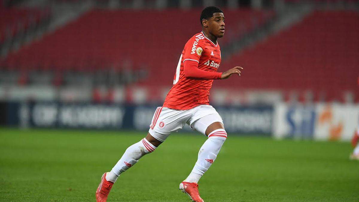 Vinicius Mello, a 19-year-old center forward, has made 13 appearances for Brazil’s Serie A club Internacional since he was nine. He scored 15 goals in 35 national competitions for Inter’s U20 side since 2019.