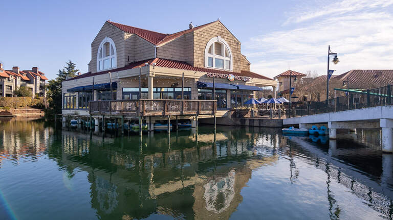 Photos: CharlotteFive Readers’ Choice Best Bar: Boardwalk Billy’s
