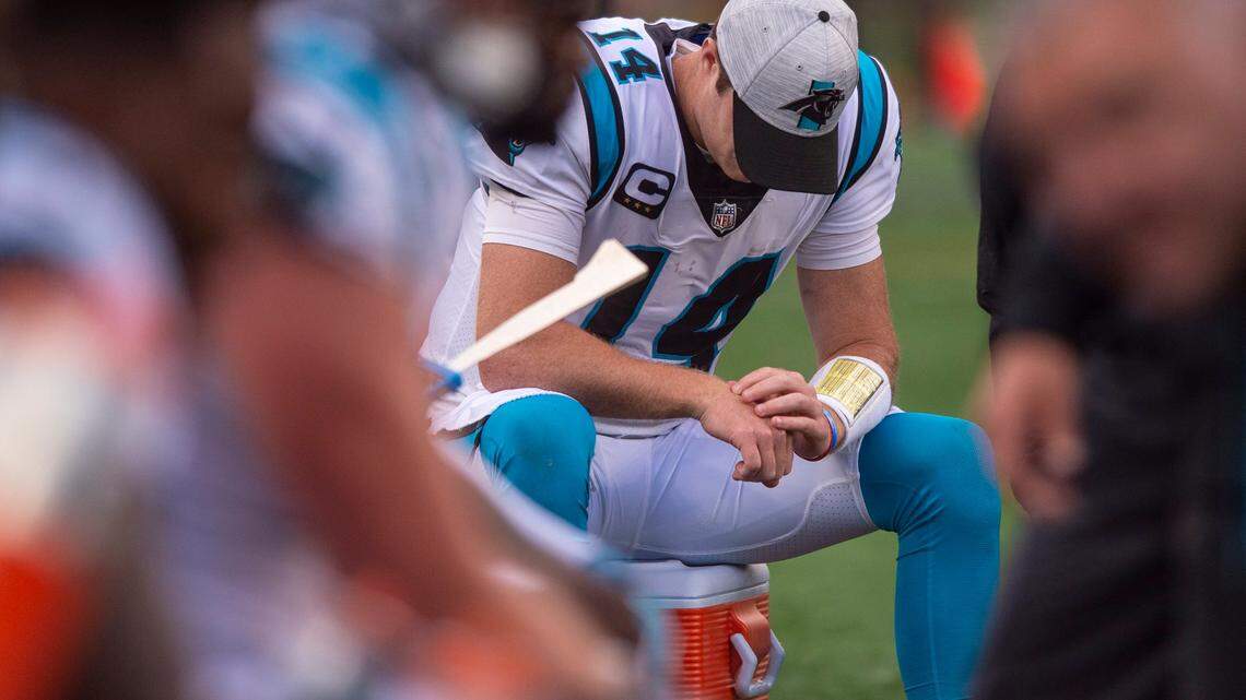 Panthers vs Giants live updates: Sam Darnold benched, Carolina falls to New York