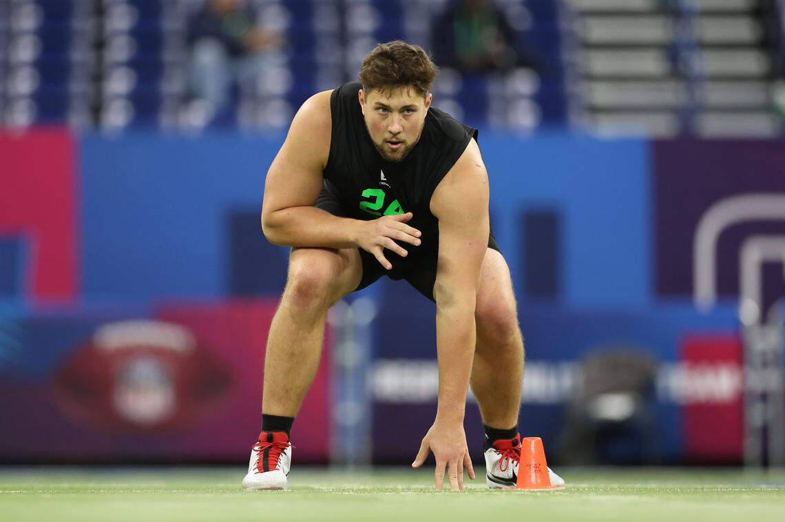 Georgia Bulldogs offensive tackle Monroe Freeling participates in a drill during the NFL Scouting Combine at Lucas Oil Stadium on March 1, 2026, in Indianapolis.