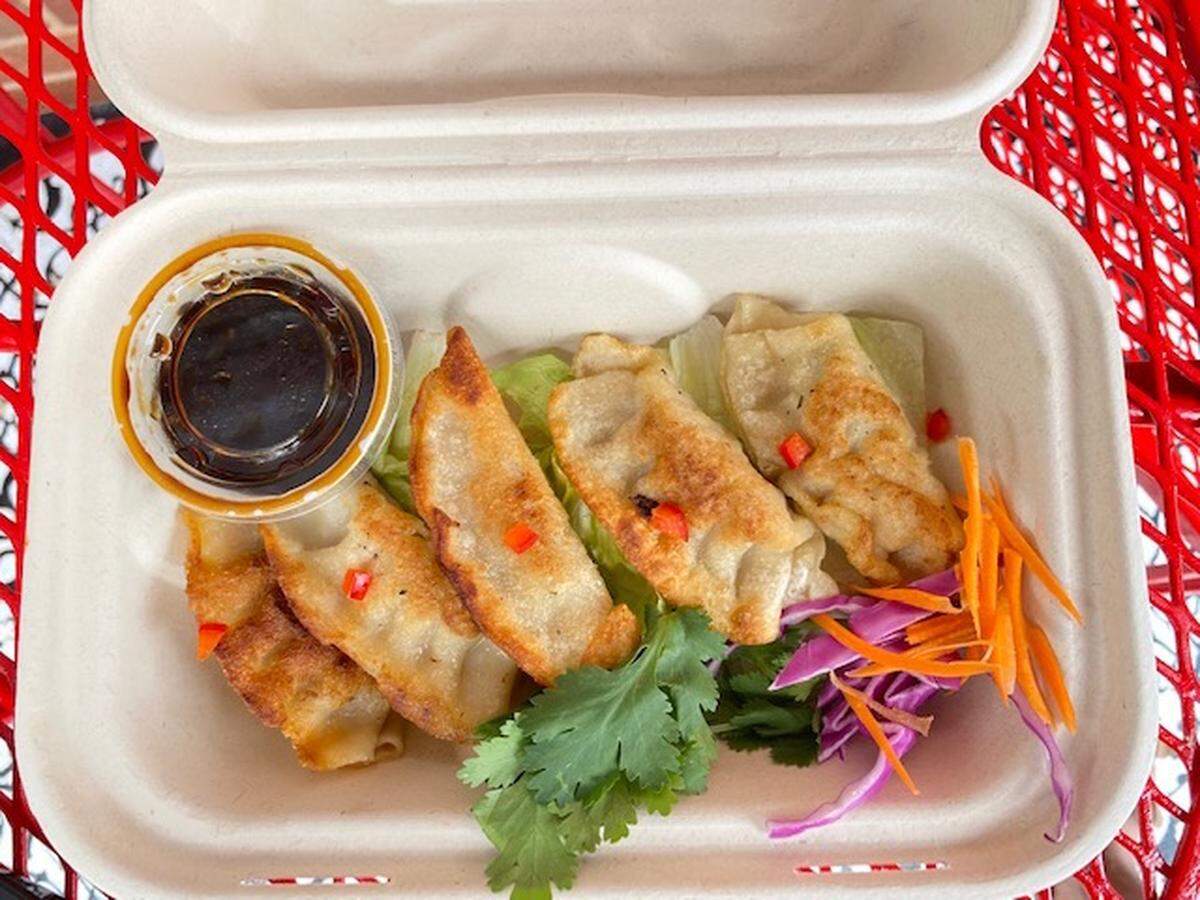 Deejai Food Truck sells authentic Thai food.