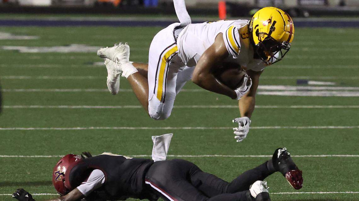 Two NC powers make big jumps in Carolinas Top 25 football poll