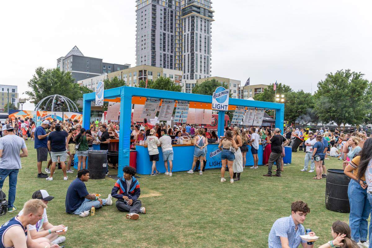 Fans at Lovin’ Life Music Fest 2025.