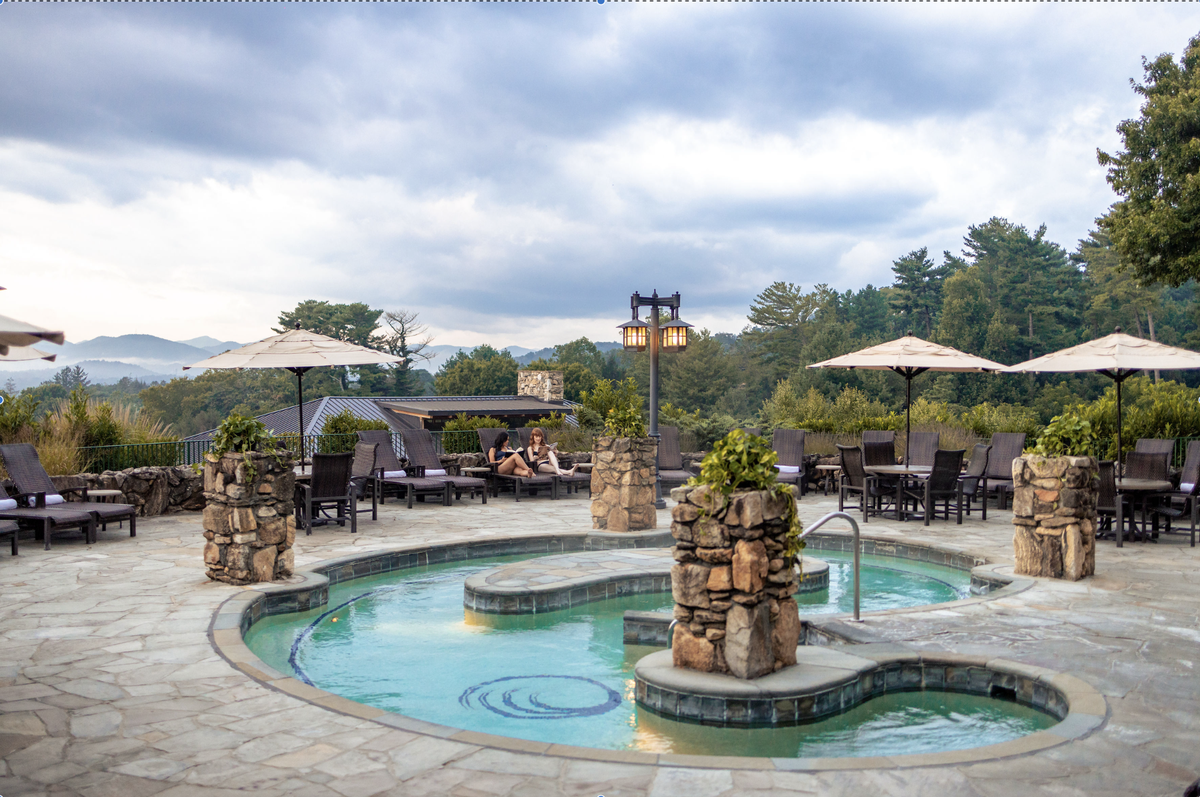 The Omni Grove Park Inn’s whirlpool offers a mountain view.