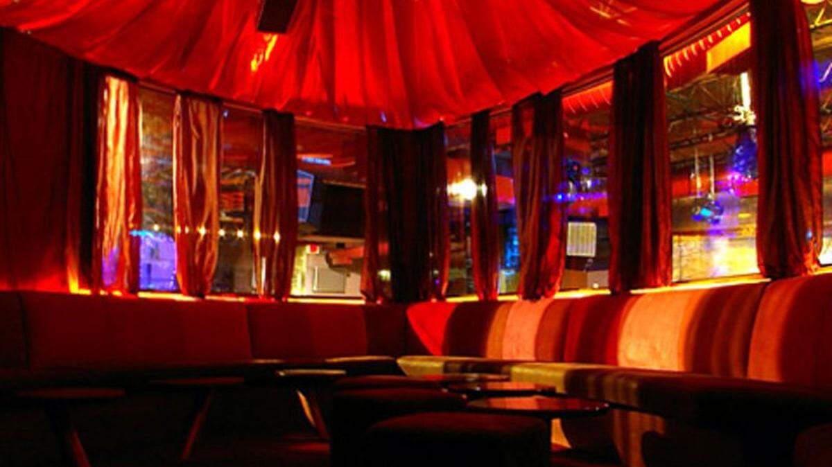 Private room at The Forum in January 2006.