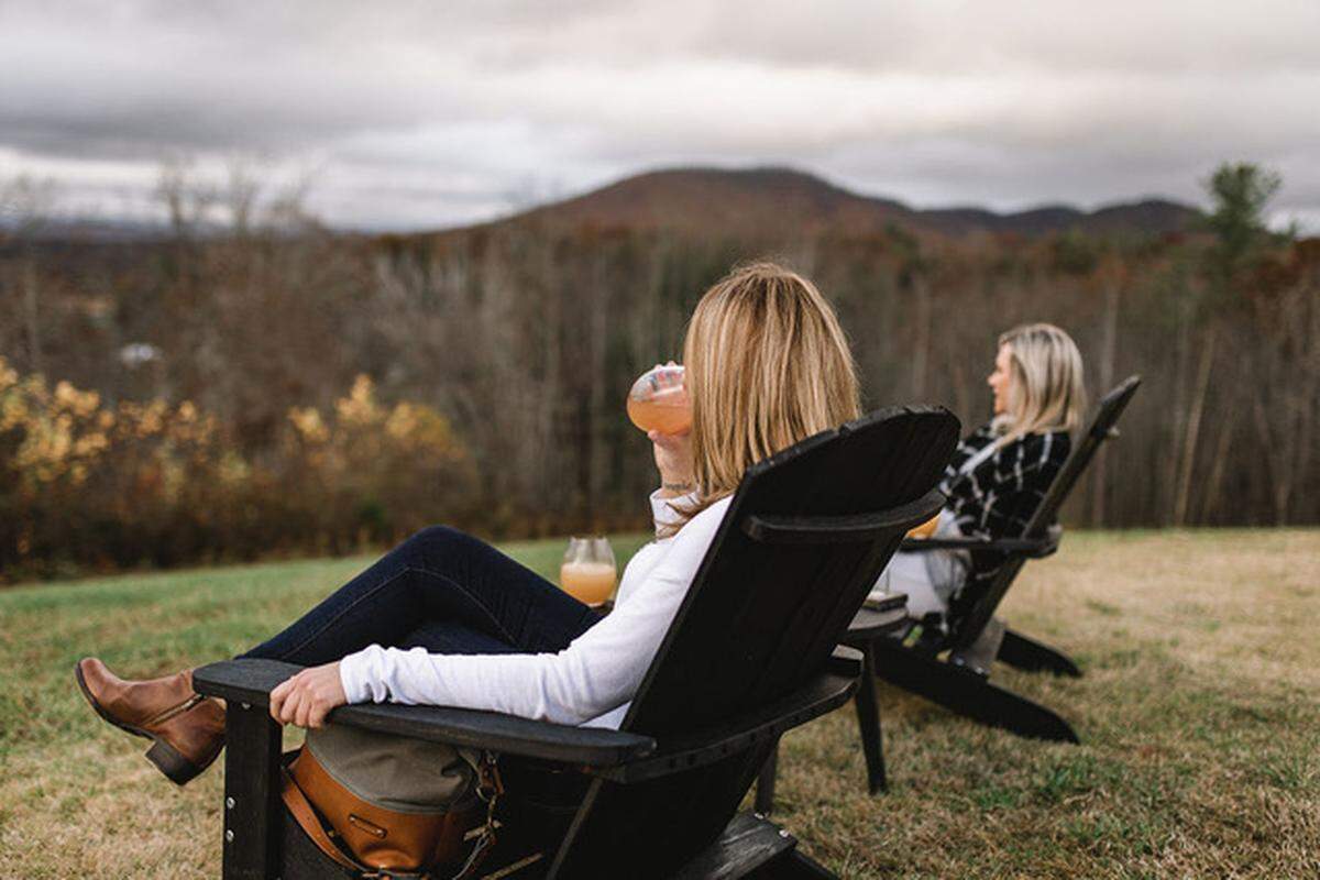 Serre Vineyards is available by appointment only, except on October 8th, November 11th and December 9th 2023.