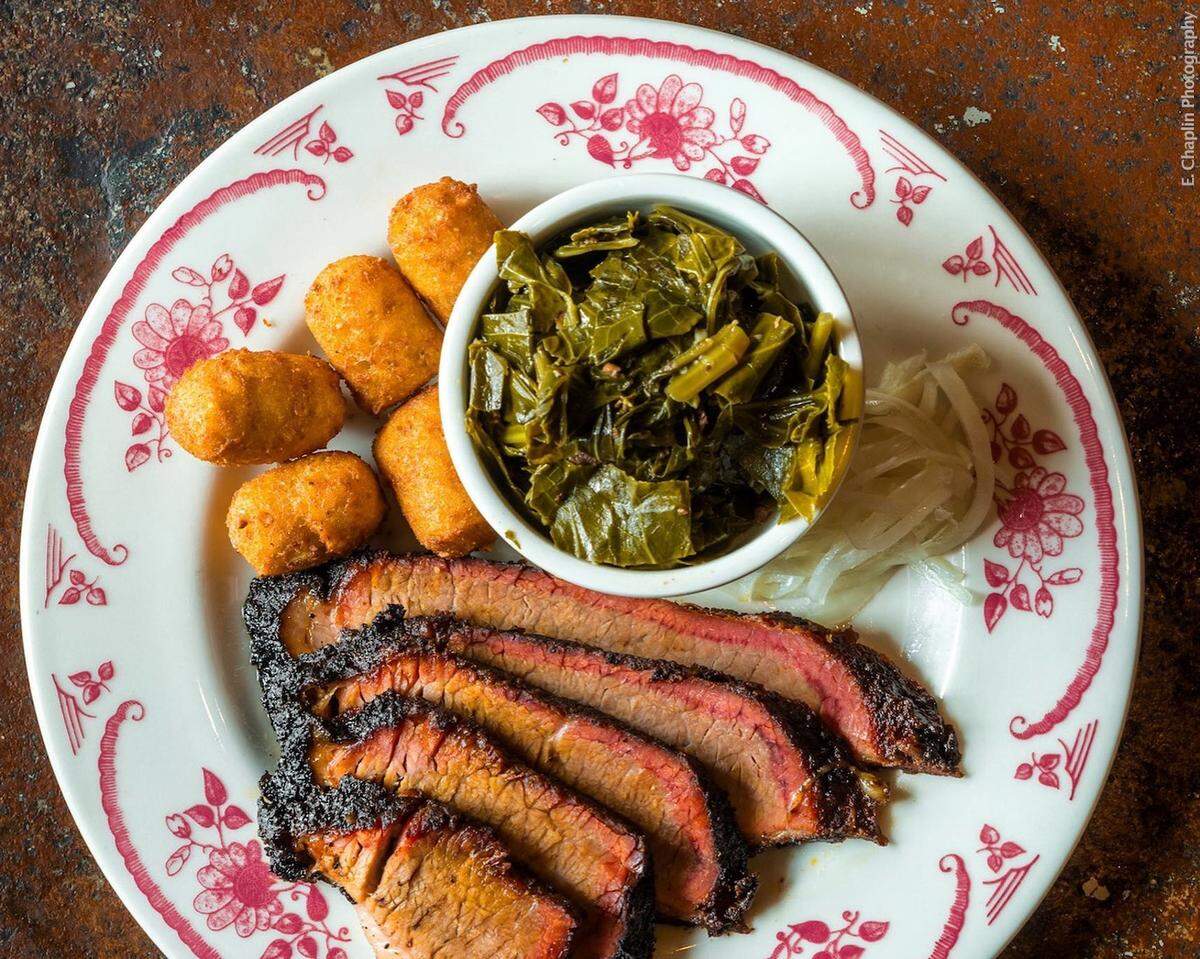 You can add multiple proteins to Midwood Smokehouse dinners, making a shareworthy meal for littles with light appetites.