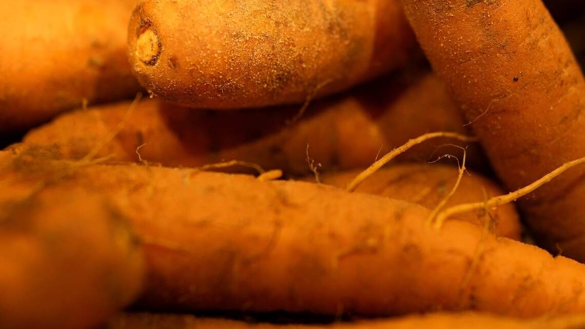 What Is the Truth About Carrots and Eyesight Benefits? Why Experts Are Increasingly Reexamining the Science