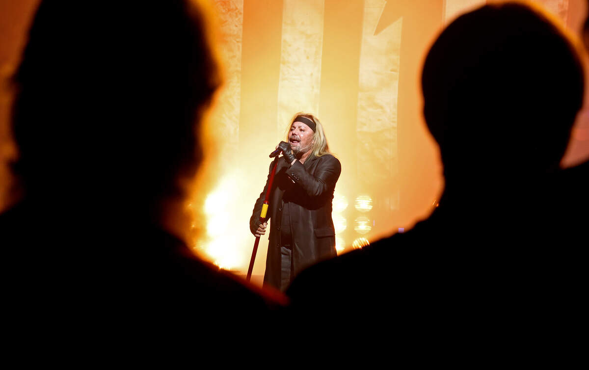 Mötley Crüe lead vocalist Vince Neil performs during “The Return of the Carnival of Sins” tour at Truliant Amphitheater in Charlotte on Monday night.