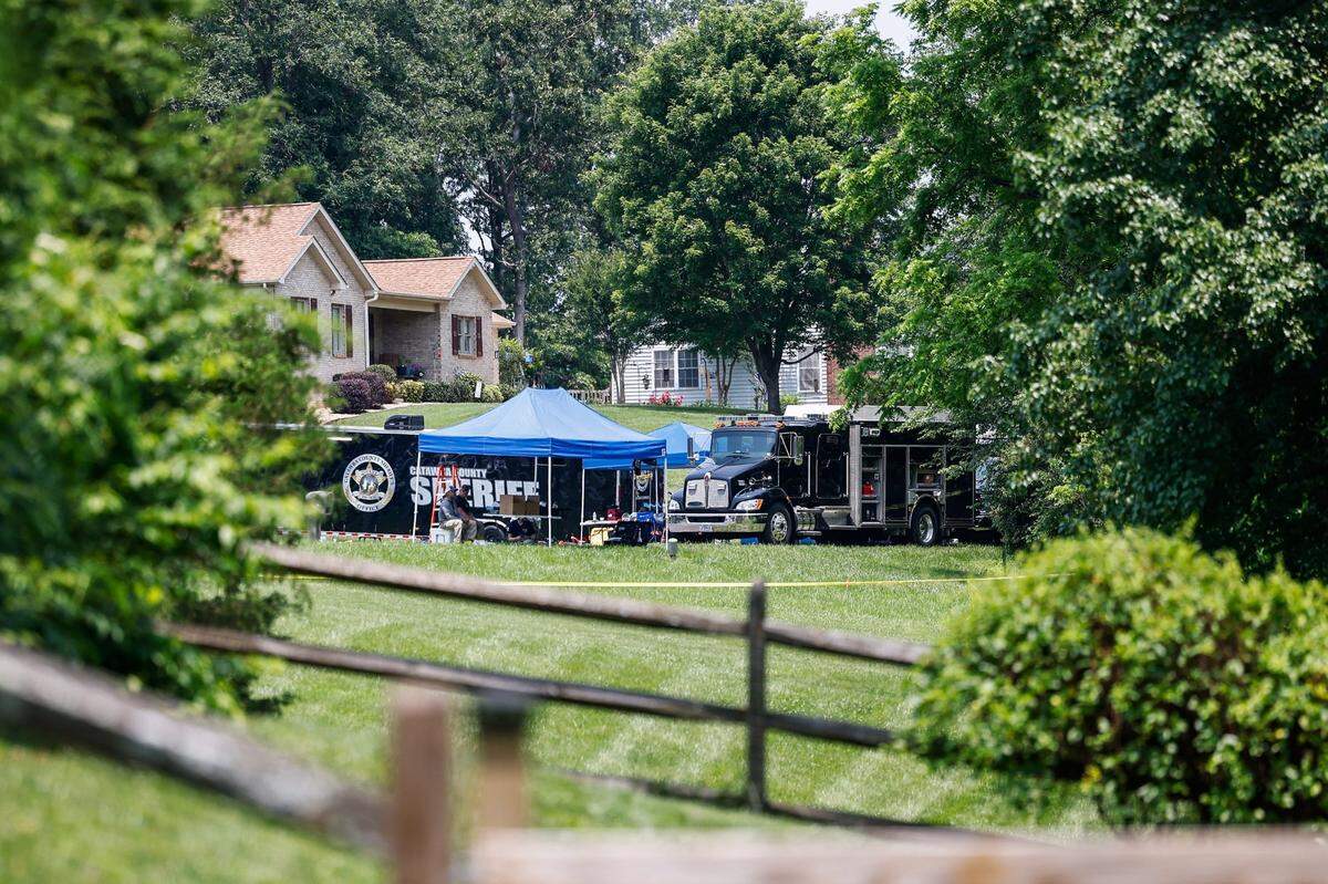 Catawba County Sheriff’s Department deputies investigated a shooting in Walnut Acres, Hickory, NC on Monday, June 2, 2025. The shooting occurred Sunday night at a party outside Hickory, killing 1 and injuring 11. Residents in the neighborhood reported seeing partygoers walking along Winding Oak Drive shortly after the shooting due to its proximity.