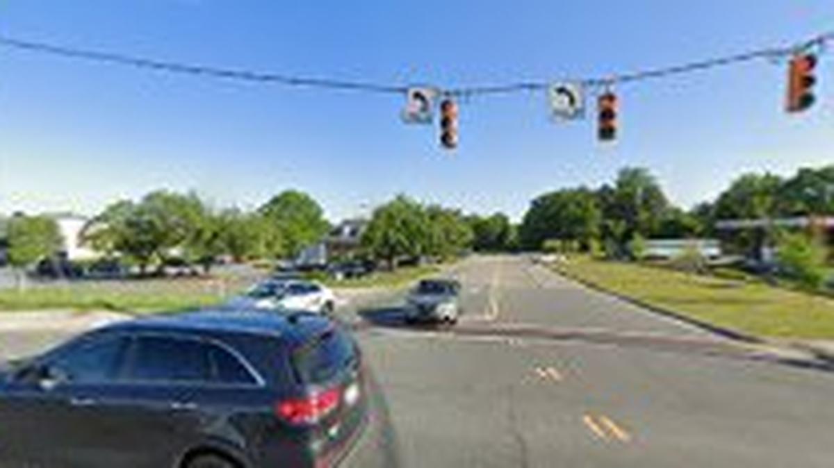 State highway officials on Wednesday unveiled a $14.6 million plan to relieve notorious bottlenecks off a Lake Norman Interstate 77 interchange.