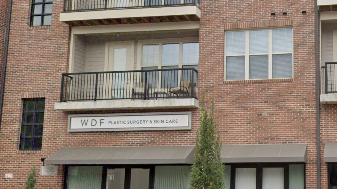 State regulators suspend Charlotte cosmetic surgeon for sleeping with two patients
