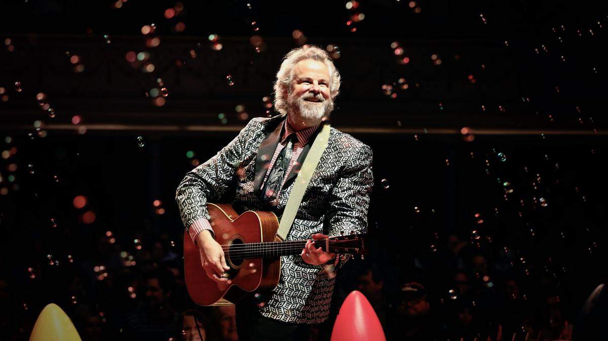 Robert Earl Keen will perform at Knight Theater on Tuesday night.