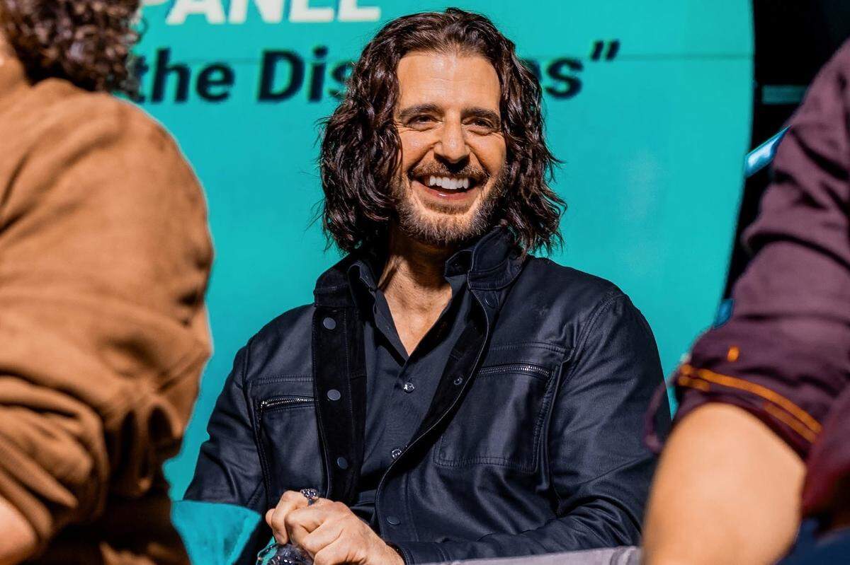 Jonathan Roumie, who portrays Jesus in “The Chosen,” addresses fans during a panel discussion at ChosenCon 2024.